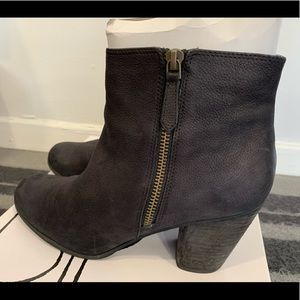 BP Black Boots